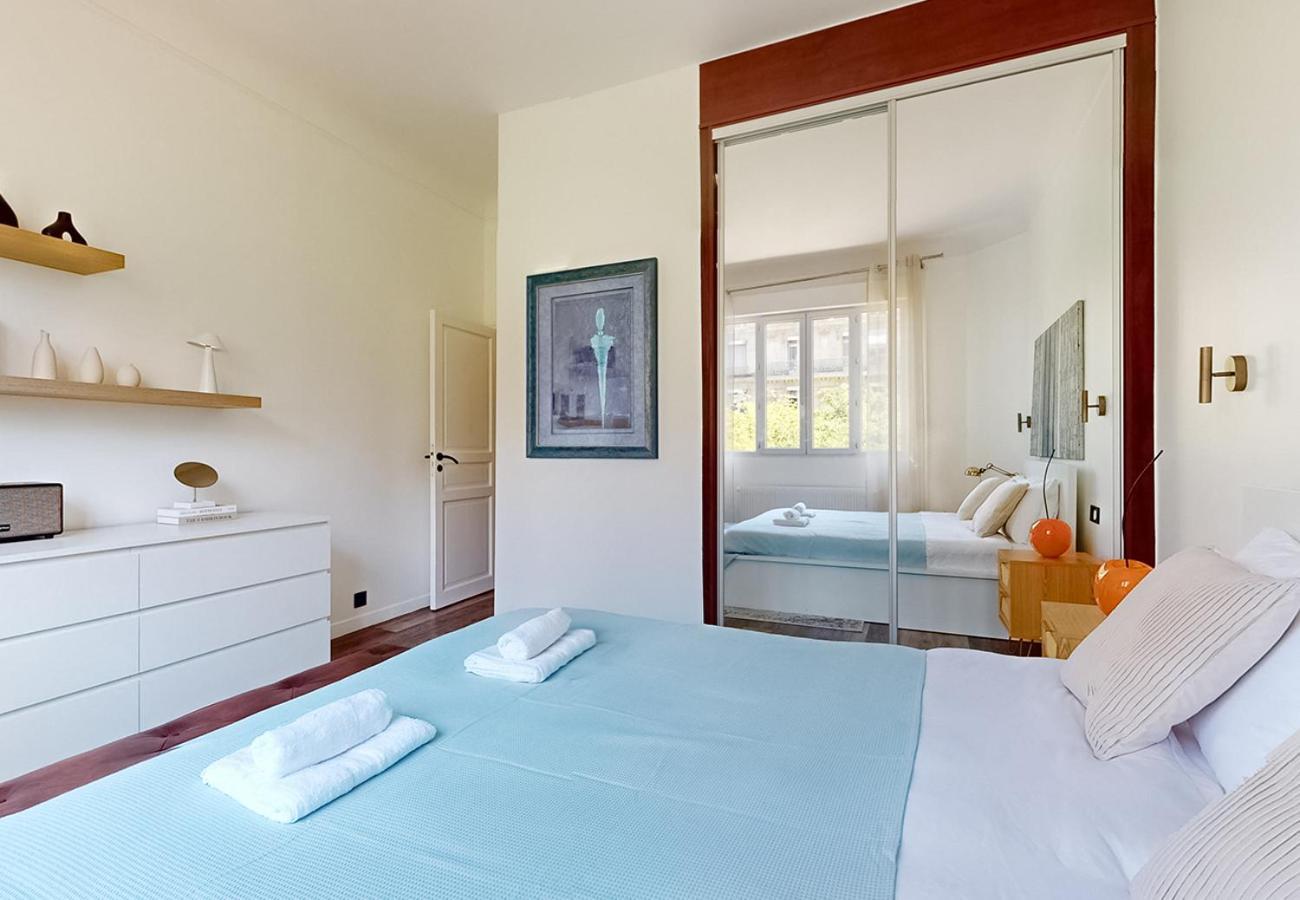 Signature Champs Elysees Париж Экстерьер фото